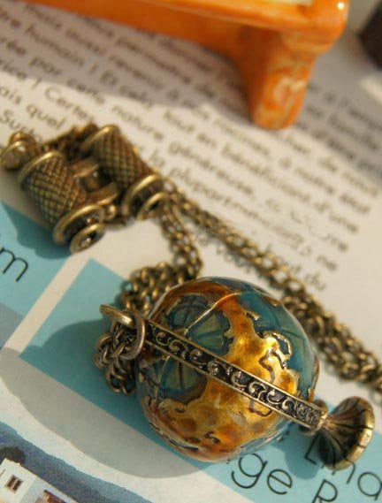 Quality Globe Necklace